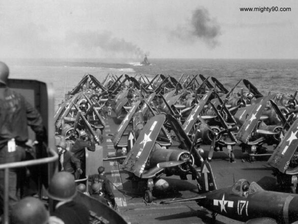 1945 04 11 1458 bunker hill cv 17 cl nara 4x3 1000x 18489423768 o