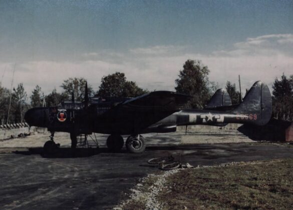 P 61A Black Widow 425th Night Fighter Squadron 42 5569 color photo
