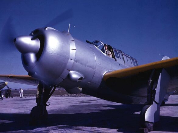 Curtiss XSB2C-1 Helldiver prototype during first flight in 1940 Curtiss Helldiver, XSB2C-1 Prototype accident XSB2C-1 prototype crashed due to loss of control during test flight