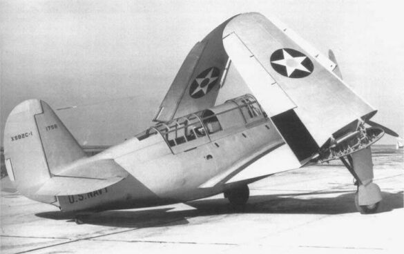 Curtiss XSB2C-1 Helldiver prototype during first flight in 1940 Curtiss Helldiver, XSB2C-1 Prototype accident XSB2C-1 prototype crashed due to loss of control during test flight