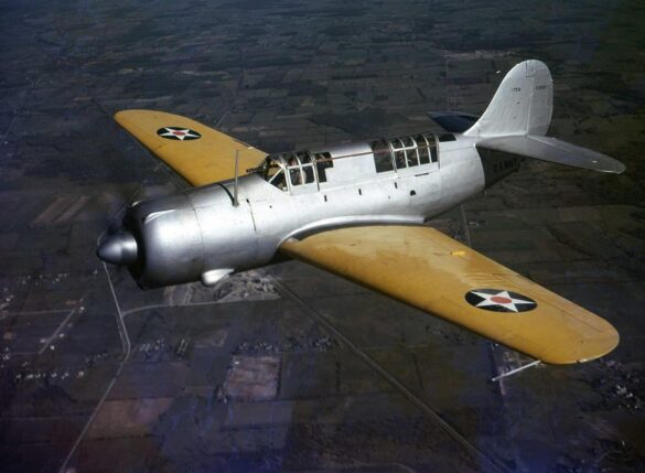 Curtiss XSB2C-1 Helldiver prototype during first flight in 1940 Curtiss Helldiver, XSB2C-1 Prototype accident XSB2C-1 prototype crashed due to loss of control during test flight