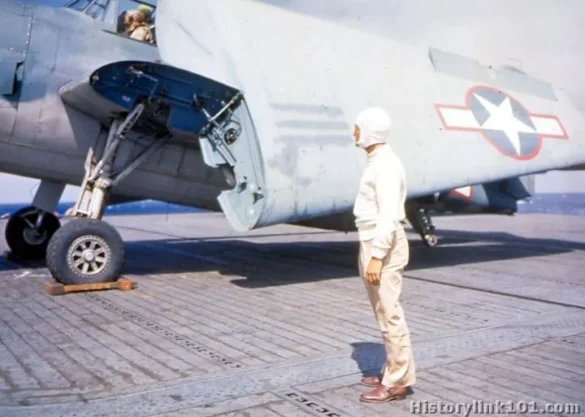 WWII U.S. Aircraft Carrier Deck – Crew Colors, FS Codes & Diorama Guide Infographic of WWII U.S. Navy Aircraft Carrier Deck Support Equipment, Tractors, Fuel & Ammo Carts, and Deck Crew with FS Color Codes for Scale Modeling Dioramas