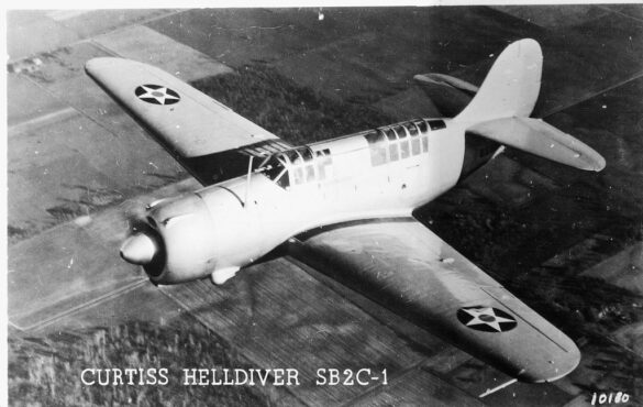 Curtiss XSB2C-1 Helldiver prototype during first flight in 1940 Curtiss Helldiver, XSB2C-1 Prototype accident XSB2C-1 prototype crashed due to loss of control during test flight