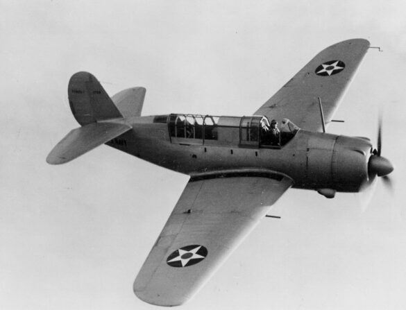 Curtiss XSB2C-1 Helldiver prototype during first flight in 1940 Curtiss Helldiver, XSB2C-1 Prototype accident XSB2C-1 prototype crashed due to loss of control during test flight