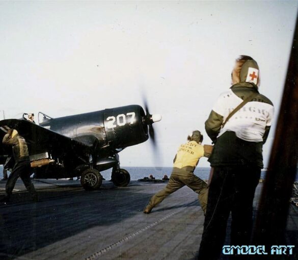 WWII U.S. Aircraft Carrier Deck – Crew Colors, FS Codes & Diorama Guide Infographic of WWII U.S. Navy Aircraft Carrier Deck Support Equipment, Tractors, Fuel & Ammo Carts, and Deck Crew with FS Color Codes for Scale Modeling Dioramas