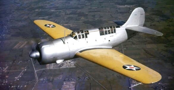 Curtiss XSB2C-1 Helldiver prototype during first flight in 1940 Curtiss Helldiver, XSB2C-1 Prototype accident XSB2C-1 prototype crashed due to loss of control during test flight