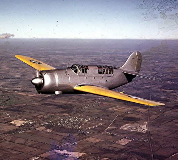 Curtiss XSB2C-1 Helldiver prototype during first flight in 1940 Curtiss Helldiver, XSB2C-1 Prototype accident XSB2C-1 prototype crashed due to loss of control during test flight