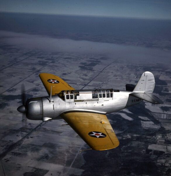 Curtiss XSB2C-1 Helldiver prototype during first flight in 1940 Curtiss Helldiver, XSB2C-1 Prototype accident XSB2C-1 prototype crashed due to loss of control during test flight