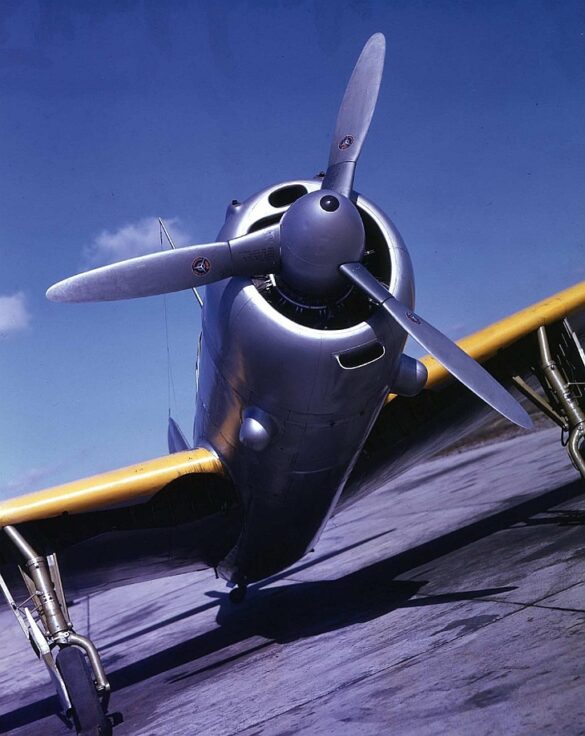Curtiss XSB2C-1 Helldiver prototype during first flight in 1940 Curtiss Helldiver, XSB2C-1 Prototype accident XSB2C-1 prototype crashed due to loss of control during test flight
