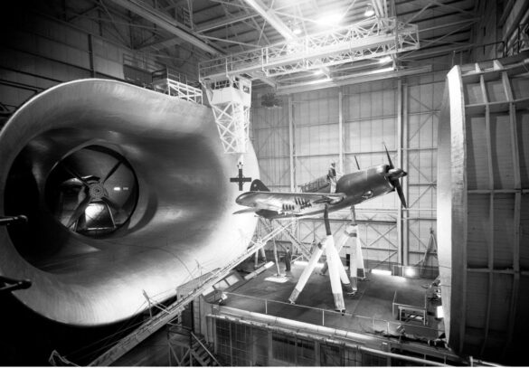 Curtiss XSB2C-1 Helldiver prototype during first flight in 1940 Curtiss Helldiver, XSB2C-1 Prototype accident XSB2C-1 prototype crashed due to loss of control during test flight