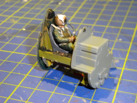 FG-1D Corsair #94-“Big Hummer” at Reno 1971 / Pilot ~ Bob Mitchem. FG-1D Corsair “Big Hammer” – 1/48 model with aluminum foil skin, four-blade prop, Hasegawa carrier crew figures, and scratch-built diorama base, depicting a Reno 1971 scene.