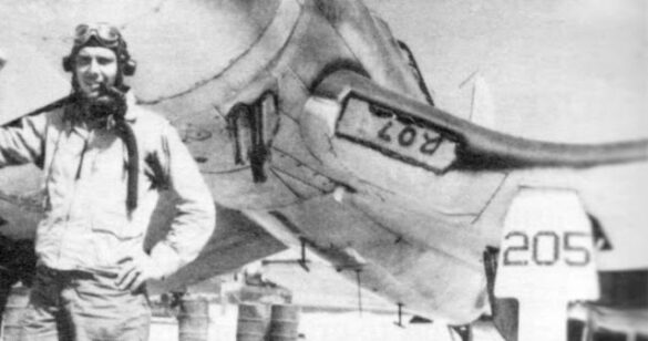 "F4U-2(N) Corsair night fighter with radar dome on right wingtip – VF(N)-101, USS Enterprise, 1944" "Modified F4U-1A Corsair converted to night fighter configuration – VMF(N)-532, Roi Island base, 1944" "US Navy F4U-2 Corsair with flame arrestors and black-over-blue night camouflage" "Close-up of AIA radar dome installed on F4U-2 wing – early WWII night fighter technology" "Cockpit interior of F4U-2(N) with Sperry autopilot and radar display"