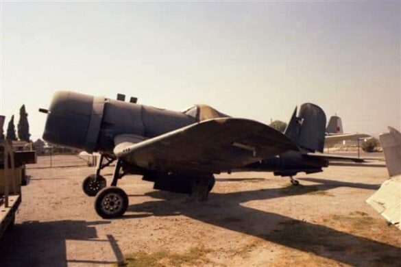 F4U-4 Corsair NAS Olathe Naval Reserve: The Last Fortress of the Bent-Wing Legends 137 F4U-4 Corsair NAS Olathe”, “Light Gull Gray scheme”, “Corsair restoration reference”.