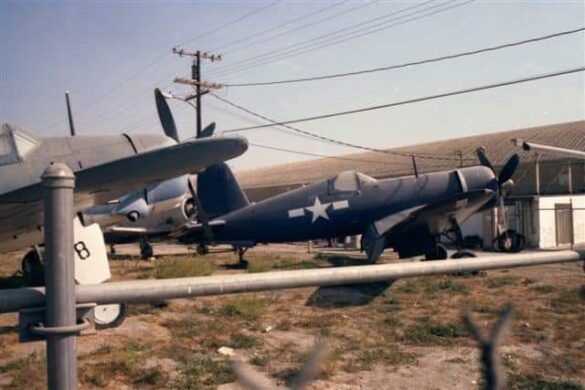 F4U-4 Corsair NAS Olathe Naval Reserve: The Last Fortress of the Bent-Wing Legends 136 F4U-4 Corsair NAS Olathe”, “Light Gull Gray scheme”, “Corsair restoration reference”.