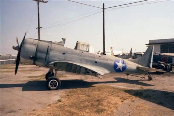 F4U-4 Corsair NAS Olathe Naval Reserve: The Last Fortress of the Bent-Wing Legends 141 F4U-4 Corsair NAS Olathe”, “Light Gull Gray scheme”, “Corsair restoration reference”.
