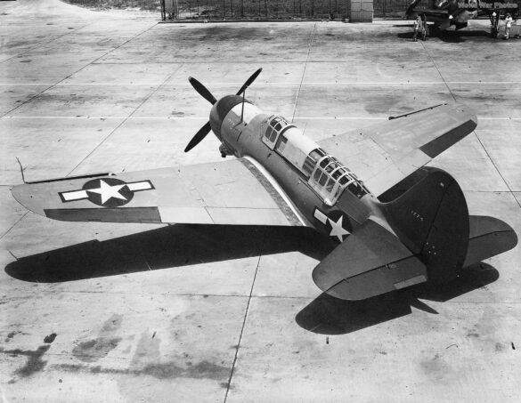 Curtiss XSB2C-1 Helldiver prototype during first flight in 1940 Curtiss Helldiver, XSB2C-1 Prototype accident XSB2C-1 prototype crashed due to loss of control during test flight
