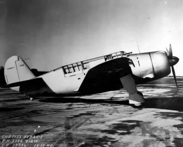 Curtiss XSB2C-1 Helldiver prototype during first flight in 1940 Curtiss Helldiver, XSB2C-1 Prototype accident XSB2C-1 prototype crashed due to loss of control during test flight