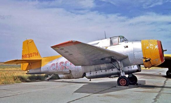 TBM Avenger Spray Plane – WWII Bomber Converted for Farming and Firefighting TBM Avenger firebomber in flight over forest fire zone – Canada, 1970s Converted TBM Avenger crop duster with yellow-red livery parked at rural airstrip Underside view of TBM with spray booms installed under wings Scale model of TBM Avenger spray plane with belly tank and weathered finish