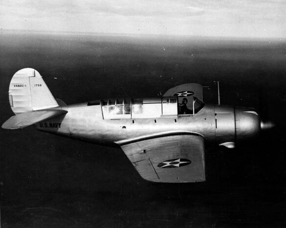 Curtiss XSB2C-1 Helldiver prototype during first flight in 1940 Curtiss Helldiver, XSB2C-1 Prototype accident XSB2C-1 prototype crashed due to loss of control during test flight