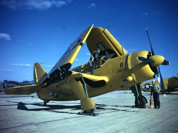 Curtiss XSB2C-1 Helldiver prototype during first flight in 1940 Curtiss Helldiver, XSB2C-1 Prototype accident XSB2C-1 prototype crashed due to loss of control during test flight