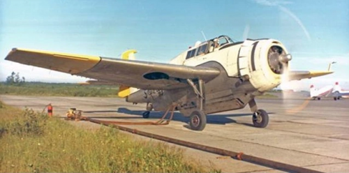 TBM Avenger Spray Plane – WWII Bomber Converted for Farming and Firefighting TBM Avenger firebomber in flight over forest fire zone – Canada, 1970s Converted TBM Avenger crop duster with yellow-red livery parked at rural airstrip Underside view of TBM with spray booms installed under wings Scale model of TBM Avenger spray plane with belly tank and weathered finish