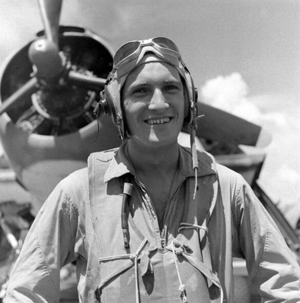 F6F Hellcat – Air Group 16 USS Lexington (CV-16) F6F-3 Hellcat Air Group 16 in tricolor variant aboard USS Lexington CV-16 with pilots before the mission