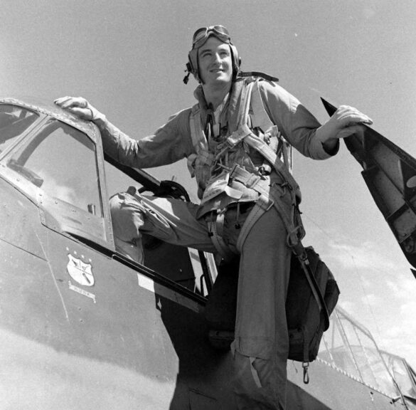 F6F Hellcat – Air Group 16 USS Lexington (CV-16) F6F-3 Hellcat Air Group 16 in tricolor variant aboard USS Lexington CV-16 with pilots before the mission