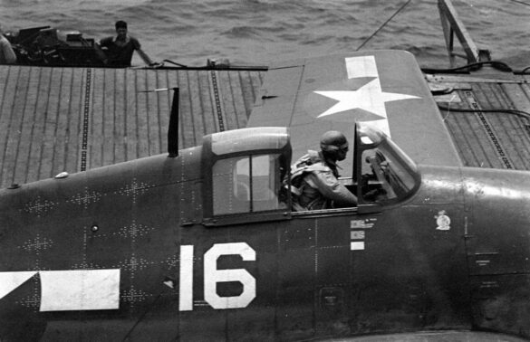 F6F Hellcat – Air Group 16 USS Lexington (CV-16) F6F-3 Hellcat Air Group 16 in tricolor variant aboard USS Lexington CV-16 with pilots before the mission