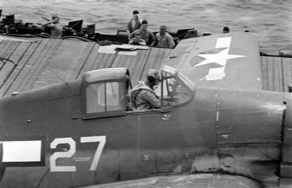 F6F Hellcat – Air Group 16 USS Lexington (CV-16) F6F-3 Hellcat Air Group 16 in tricolor variant aboard USS Lexington CV-16 with pilots before the mission