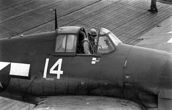 F6F Hellcat – Air Group 16 USS Lexington (CV-16) F6F-3 Hellcat Air Group 16 in tricolor variant aboard USS Lexington CV-16 with pilots before the mission