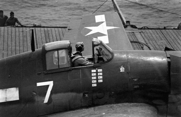 F6F Hellcat – Air Group 16 USS Lexington (CV-16) F6F-3 Hellcat Air Group 16 in tricolor variant aboard USS Lexington CV-16 with pilots before the mission