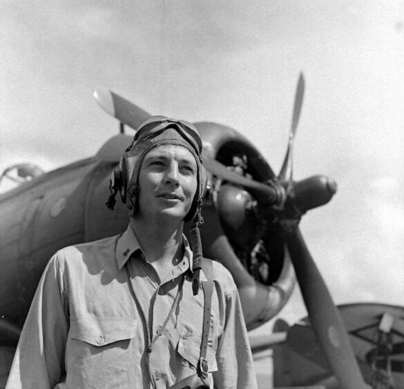 F6F Hellcat – Air Group 16 USS Lexington (CV-16) F6F-3 Hellcat Air Group 16 in tricolor variant aboard USS Lexington CV-16 with pilots before the mission