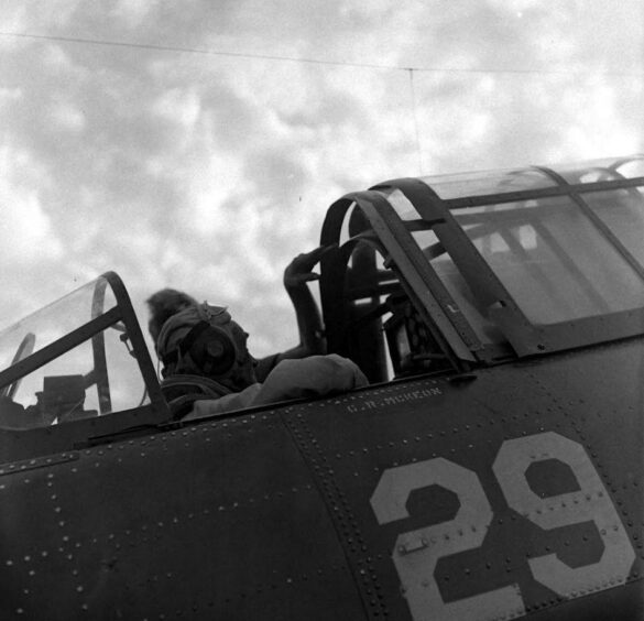 F6F Hellcat – Air Group 16 USS Lexington (CV-16) F6F-3 Hellcat Air Group 16 in tricolor variant aboard USS Lexington CV-16 with pilots before the mission