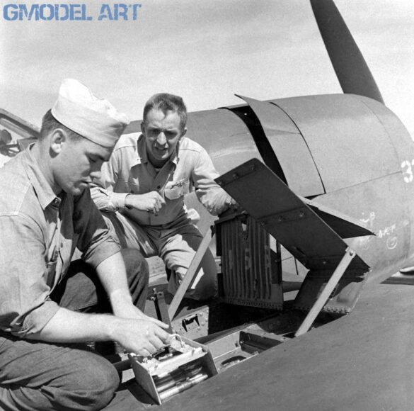 F6F Hellcat – Air Group 16 USS Lexington (CV-16) F6F-3 Hellcat Air Group 16 in tricolor variant aboard USS Lexington CV-16 with pilots before the mission