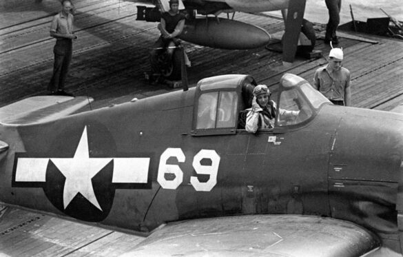 F6F Hellcat – Air Group 16 USS Lexington (CV-16) F6F-3 Hellcat Air Group 16 in tricolor variant aboard USS Lexington CV-16 with pilots before the mission
