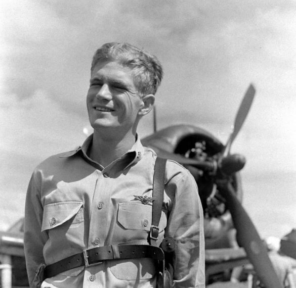 F6F Hellcat – Air Group 16 USS Lexington (CV-16) F6F-3 Hellcat Air Group 16 in tricolor variant aboard USS Lexington CV-16 with pilots before the mission