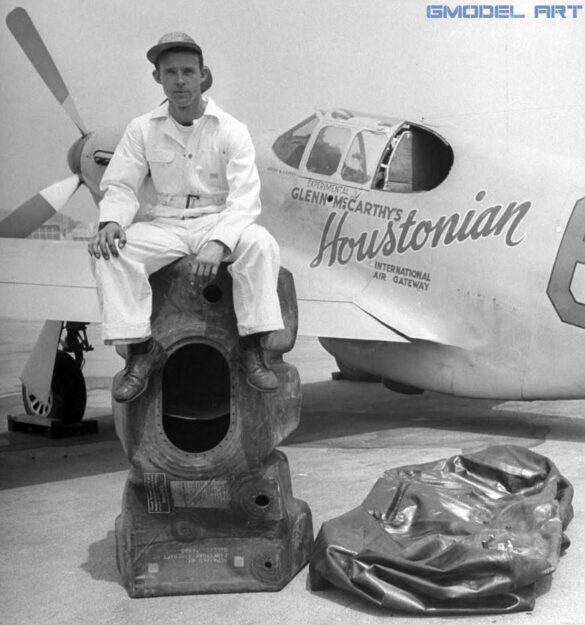 North American P-51 Mustang racing aircraft Bendix Trophy 1940s black and white historical image