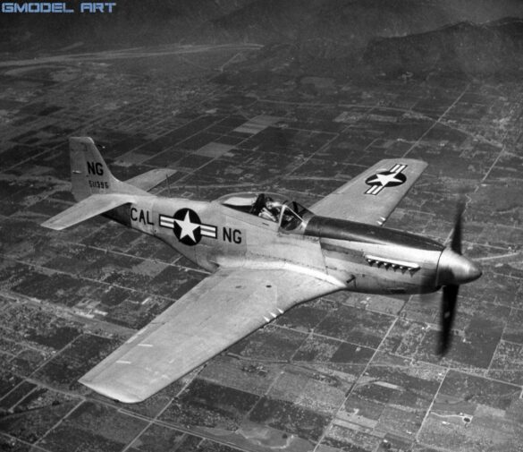 North American P-51 Mustang racing aircraft Bendix Trophy 1940s black and white historical image