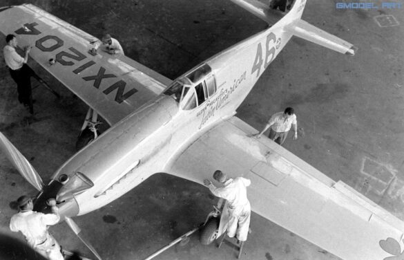 North American P-51 Mustang racing aircraft Bendix Trophy 1940s black and white historical image