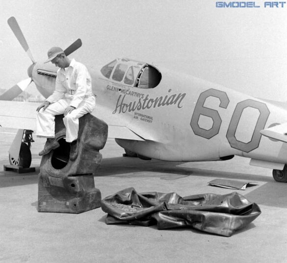 North American P-51 Mustang racing aircraft Bendix Trophy 1940s black and white historical image