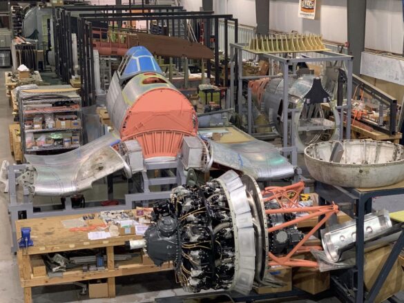 F4U Corsair Factory Assembly Line – Production Details & Scale Modeling Guide F4U Corsair 1/32 factory diorama scene showing aircraft under construction with primer and exposed parts