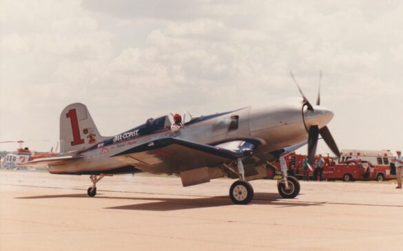 F4U Super Corsair Budweiser Light 1 Reno Air Races N31518 F4U Super Corsair Budweiser Light 1 N31518 racing at Reno Air Races at high speed