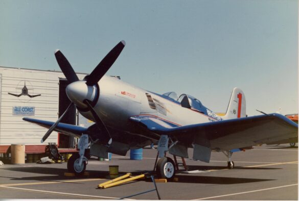 F4U Super Corsair Budweiser Light 1 Reno Air Races N31518 F4U Super Corsair Budweiser Light 1 N31518 racing at Reno Air Races at high speed