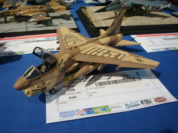 A-7E Corsair II VA-72 Blue Hawks Desert Storm 1991 scale model 1/48
