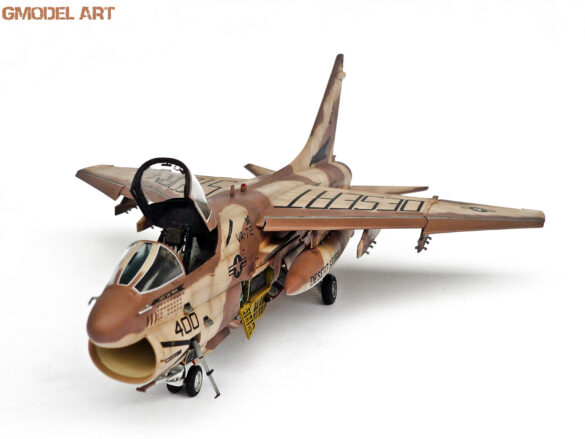 A-7E Corsair II VA-72 Blue Hawks Desert Storm 1991 scale model 1/48