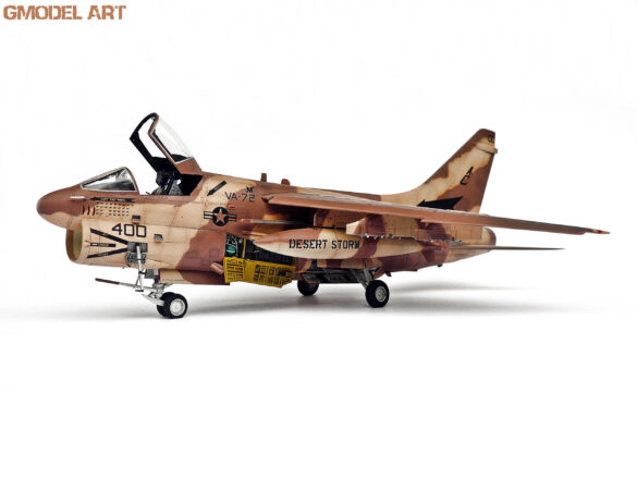 A-7E Corsair II VA-72 Blue Hawks Desert Storm 1991 scale model 1/48