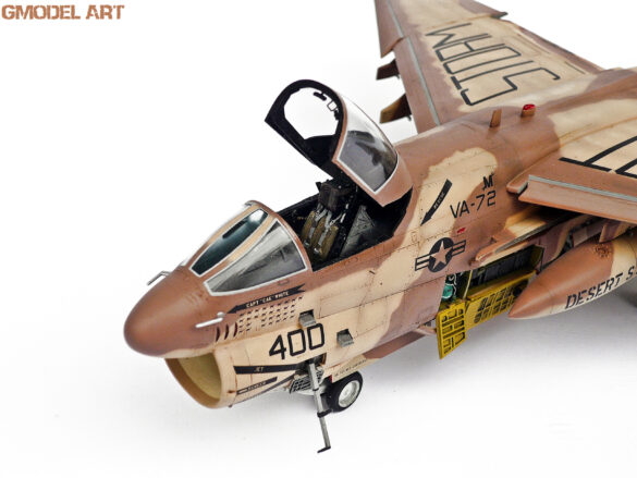 A-7E Corsair II VA-72 Blue Hawks Desert Storm 1991 scale model 1/48