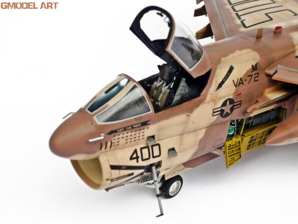 A-7E Corsair II VA-72 Blue Hawks Desert Storm 1991 scale model 1/48