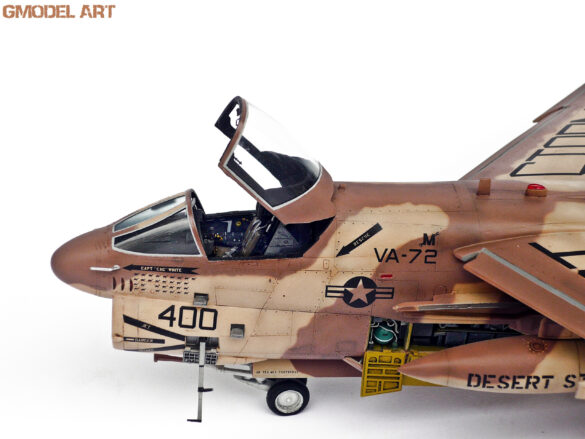 A-7E Corsair II VA-72 Blue Hawks Desert Storm 1991 scale model 1/48