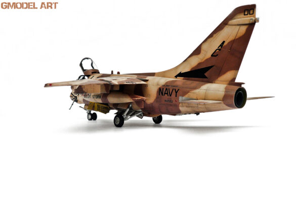 A-7E Corsair II VA-72 Blue Hawks Desert Storm 1991 scale model 1/48